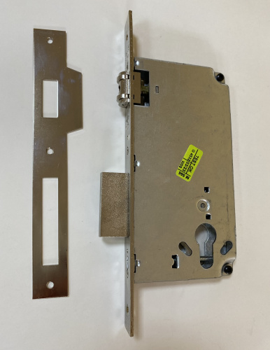 Замок врезной цилиндровый, 2 оборота, 1 плоский ригель, роликовая защелка CISA 5C621.45.0.12 